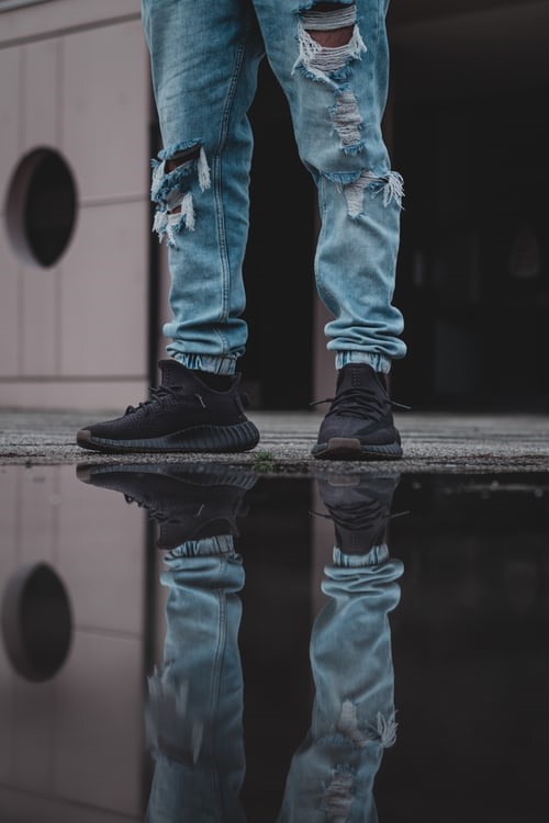 YEEZY BOOST 350 V2 CINDER